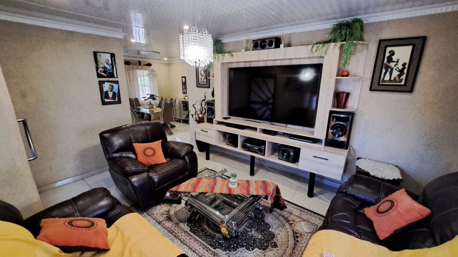 3 Bedroom Property for Sale in Lourierpark Free State